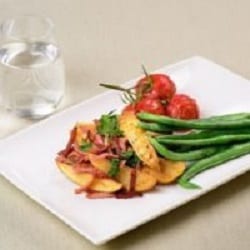 Wedges with bacon, beans and tomatoes 250x250