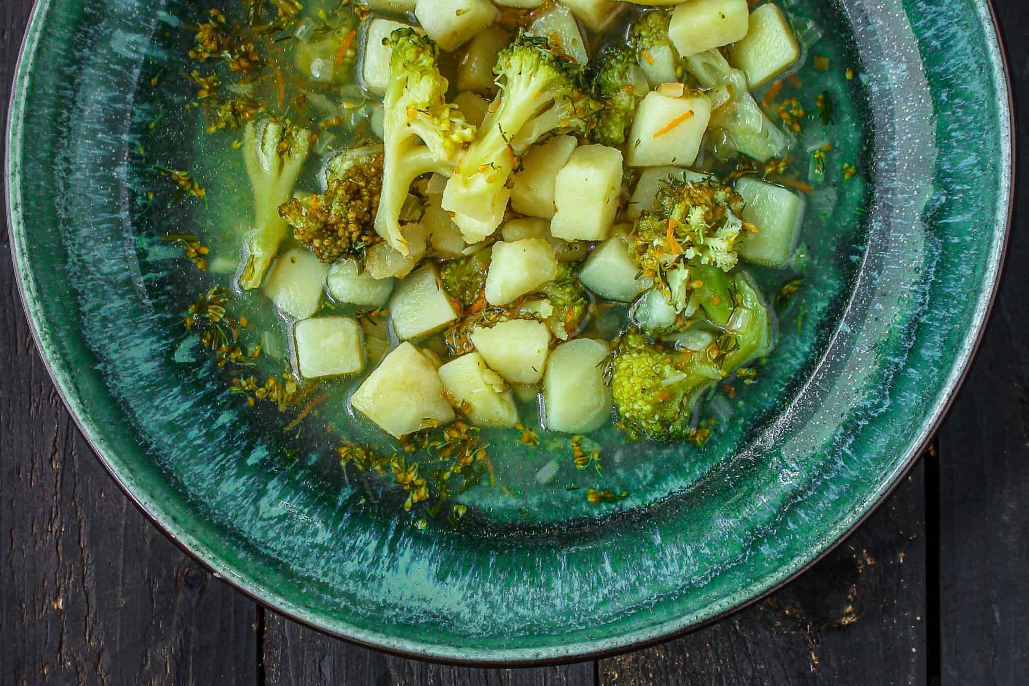 soup broccoli, broth and other vegetables (vegetarian first course)