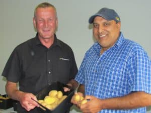 001 Tony Hendrikse GM Eurogrow, & Kirit Makan, owner NML Produce and vice-pres PVGA